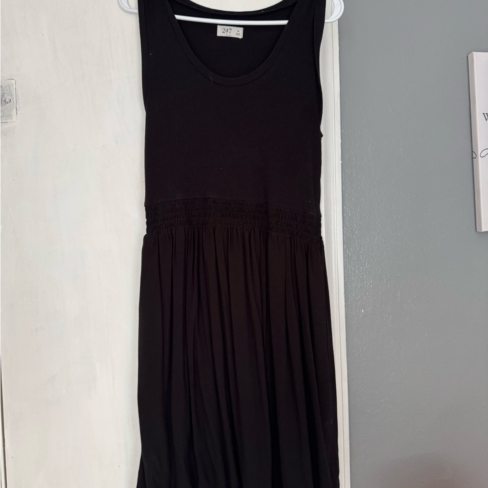 Chic Black Sleeveless Midi Dress